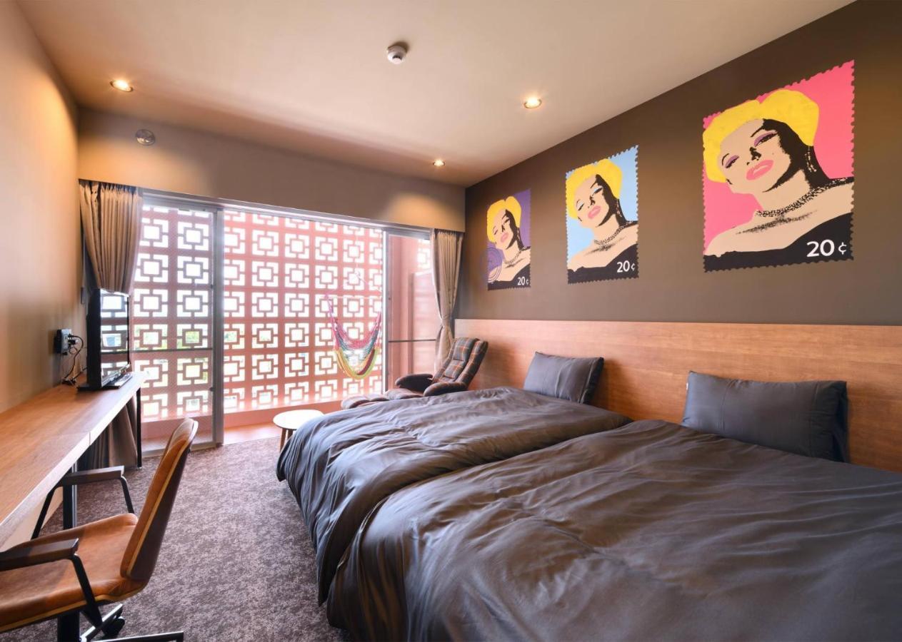 Hotel Pink Hibiscus Miyakojima  Extérieur photo